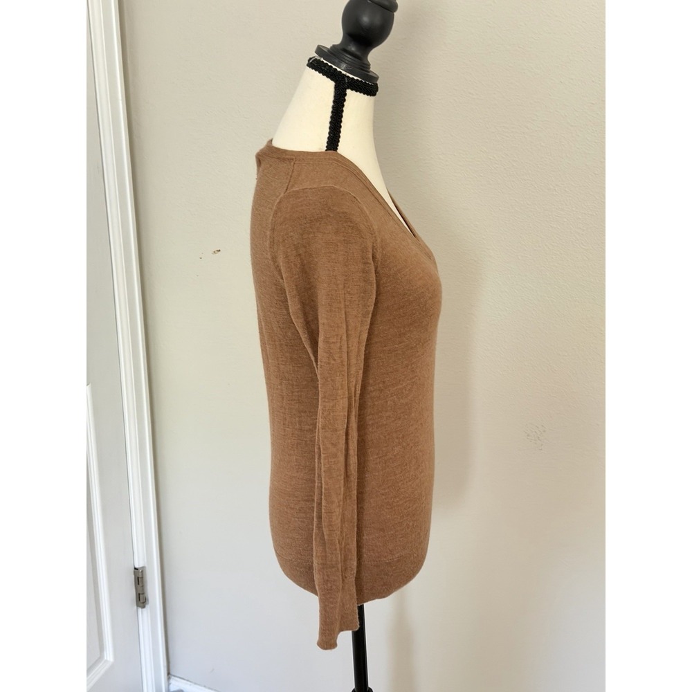 Banana Republic 100% Merino Wool Camel Brown V Neck Sweater Size S - Picture 7 of 7